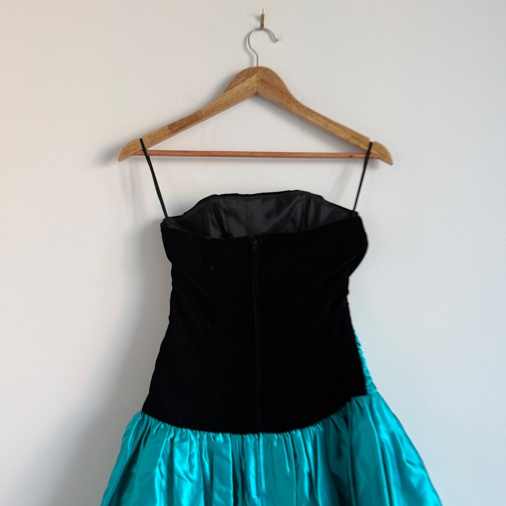 Nite Scarlett by‎ Linda Bernell Velvet and Satin Mini Dress - Picture 7 of 9